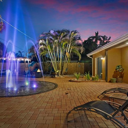 Coastal Villa W Amazing Courtyard - Splash Pad! サラソータ エクステリア 写真