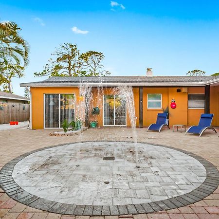 Coastal Villa W Amazing Courtyard - Splash Pad! サラソータ エクステリア 写真