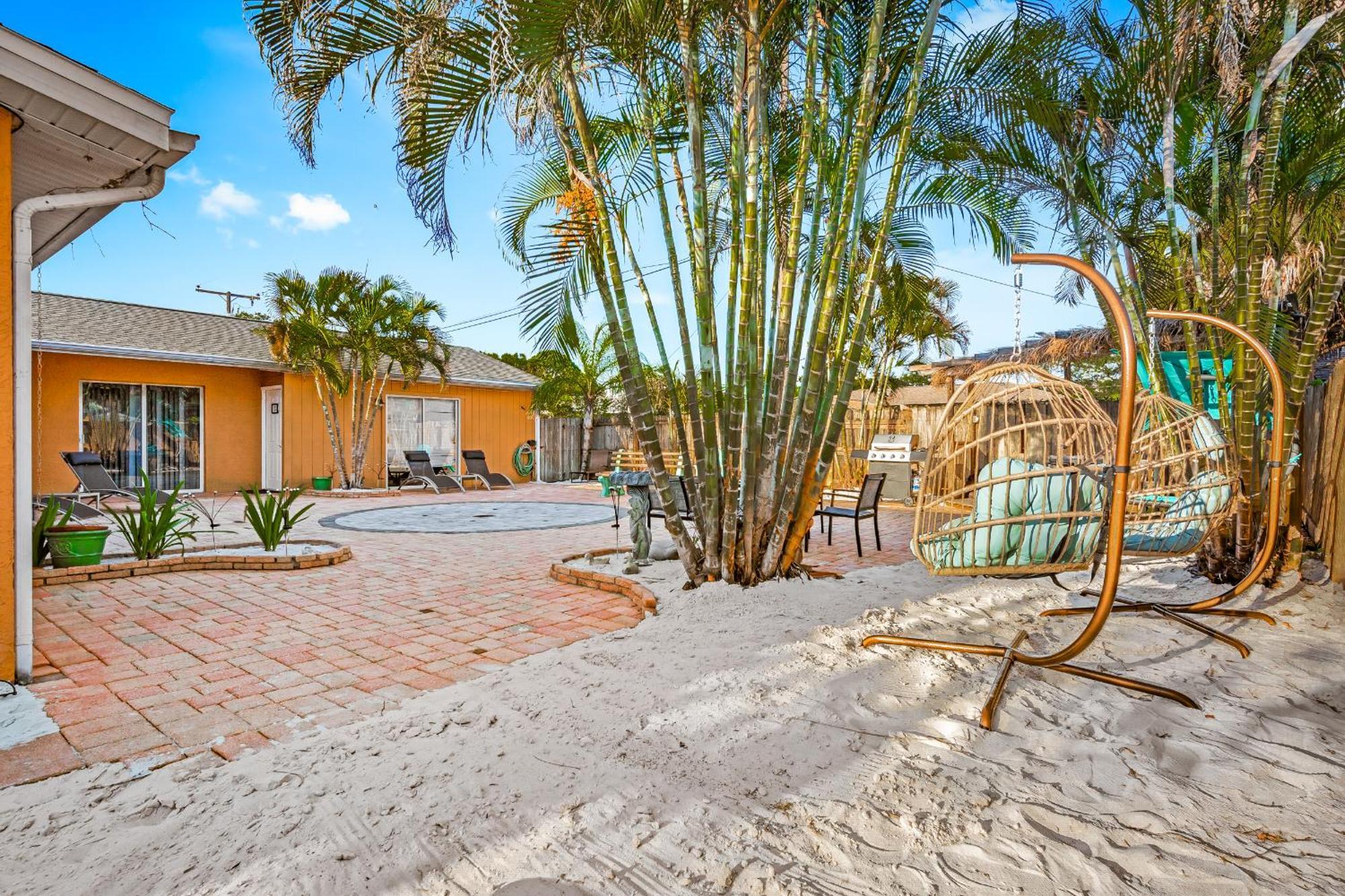 Coastal Villa W Amazing Courtyard - Splash Pad! サラソータ エクステリア 写真