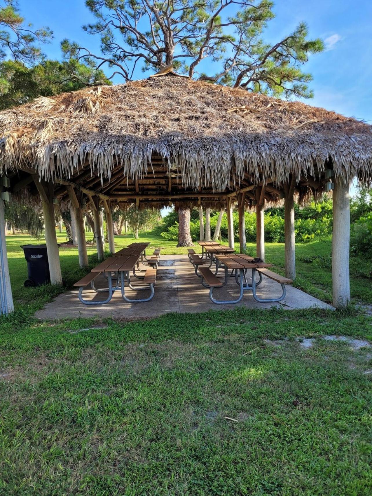 Coastal Villa W Amazing Courtyard - Splash Pad! サラソータ エクステリア 写真